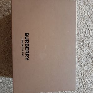 Burberry low top sneakers